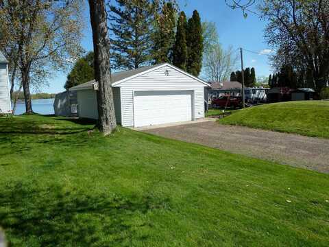 Mentzer, LINDSTROM, MN 55045