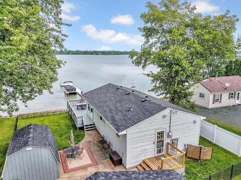 Mentzer, LINDSTROM, MN 55045