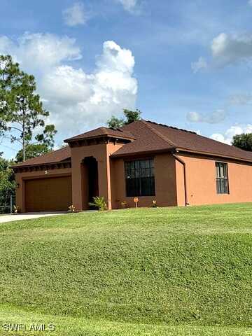 25Th, LEHIGH ACRES, FL 33971