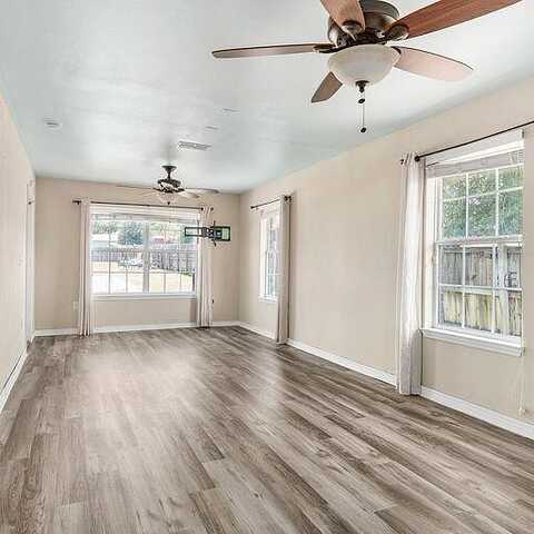 Genevieve, CRESTVIEW, FL 32536