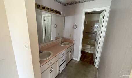 Greenwell, PENSACOLA, FL 32526