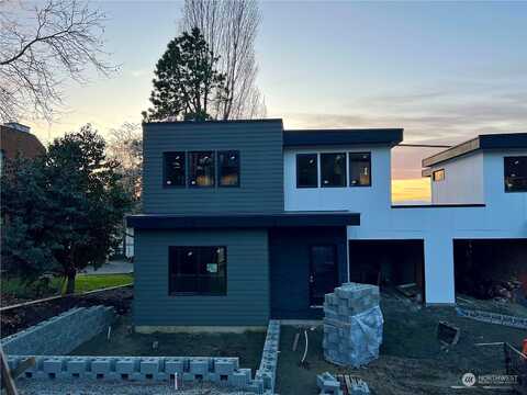 1St, KIRKLAND, WA 98033