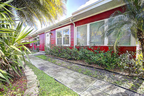 13Th, Lake Worth, FL 33460