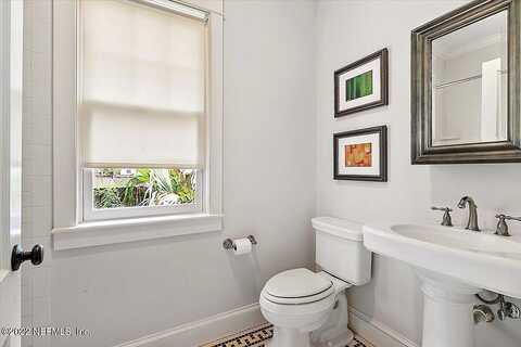 Oak, JACKSONVILLE, FL 32205