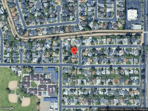 Ezie, CLOVIS, CA 93611