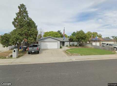 Ezie, CLOVIS, CA 93611