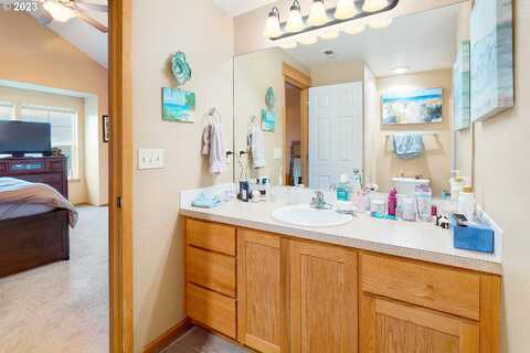 Thiessen, BEAVERTON, OR 97003