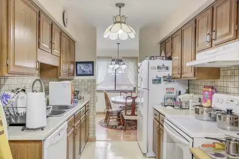 Greenridge, MILWAUKEE, WI 53220