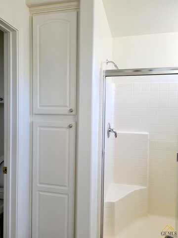 Halliana, BAKERSFIELD, CA 93311