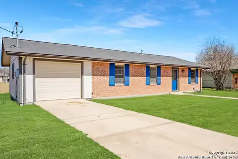 6Th, FLORESVILLE, TX 78114