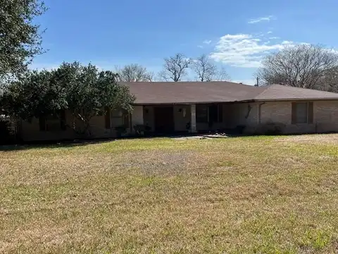 Encino Loma, BEEVILLE, TX 78102