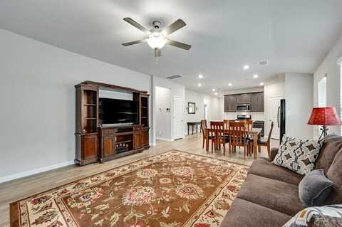 Main, HUTTO, TX 78634