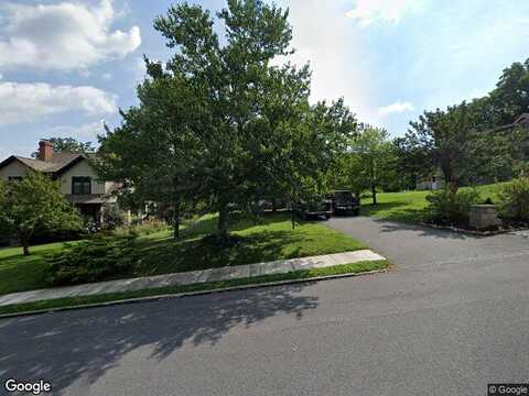 Juliana, BEDFORD, PA 15522