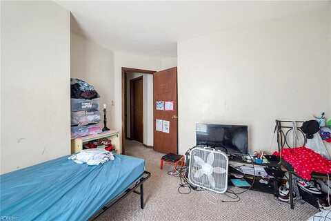 Hollis, VIRGINIA BEACH, VA 23455