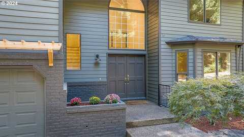 Robin Creek, WEST LINN, OR 97068