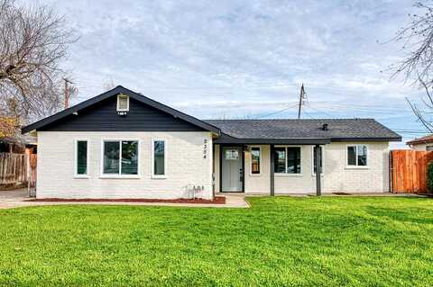 6Th, FRESNO, CA 93703