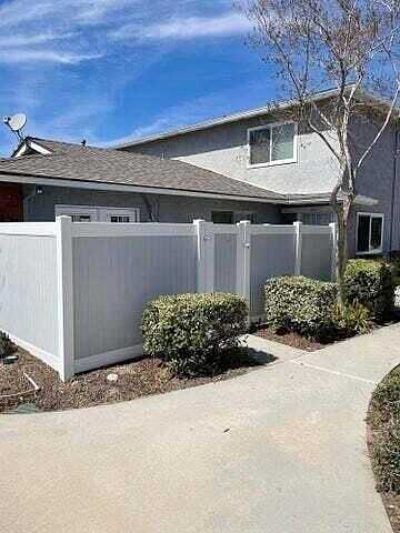 Robin, SANTA CLARITA, CA 91350