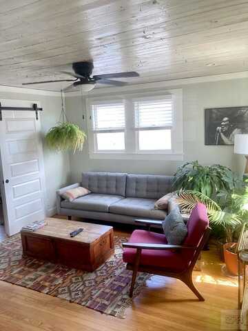 16Th, GALVESTON, TX 77550