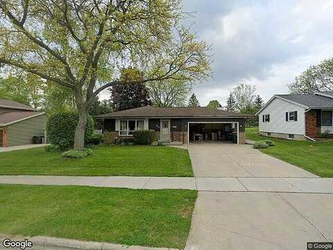 Hillcrest, WEST BEND, WI 53095
