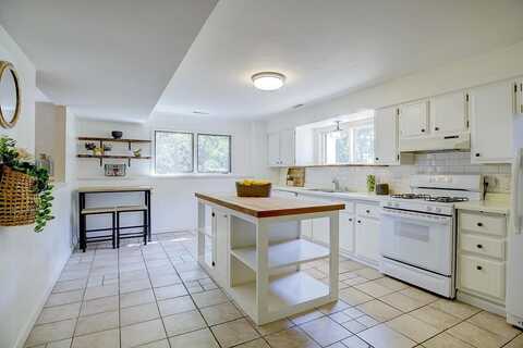 Brookwood, MADISON, WI 53711