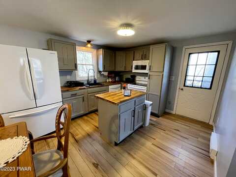 9Th, MATAMORAS, PA 18336