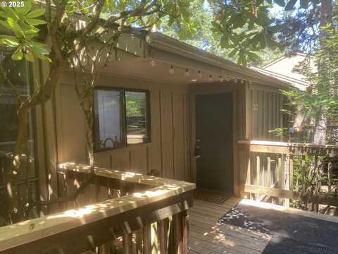 Trailside, EUGENE, OR 97405