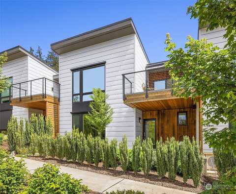 Ebi, BAINBRIDGE ISLAND, WA 98110