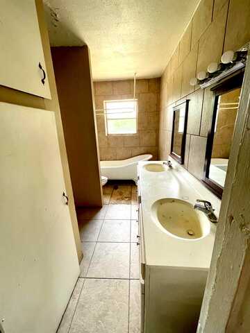 36Th, LUBBOCK, TX 79413
