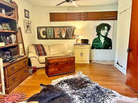 Gladys, BEAUMONT, TX 77702