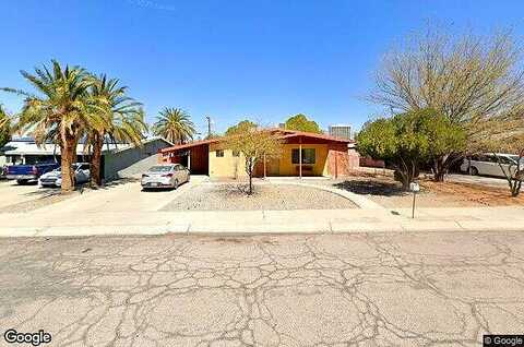 Julia, TUCSON, AZ 85711