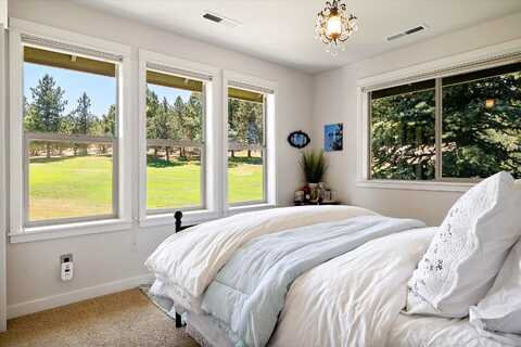 Fairway Heights, BEND, OR 97703