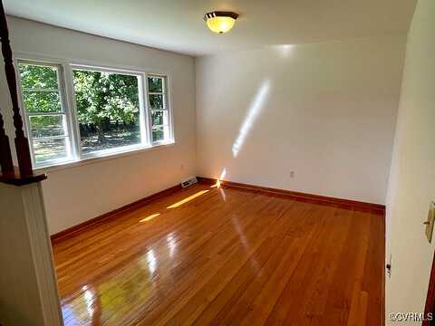 Irvenway, CHESTER, VA 23836