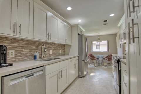 Versailles, LAKE WORTH, FL 33467