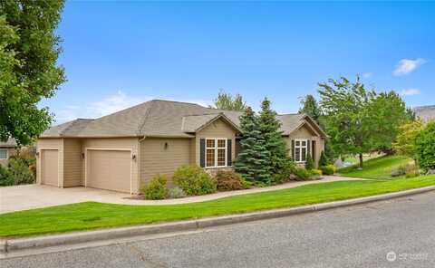 Dianna, WENATCHEE, WA 98801