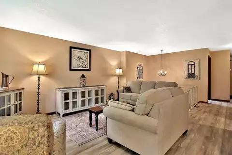 Olinda, LINDSTROM, MN 55045