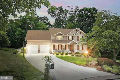 Diana, HANOVER, PA 17331