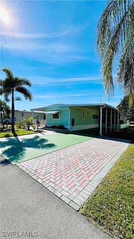 Pauline, BONITA SPRINGS, FL 34135