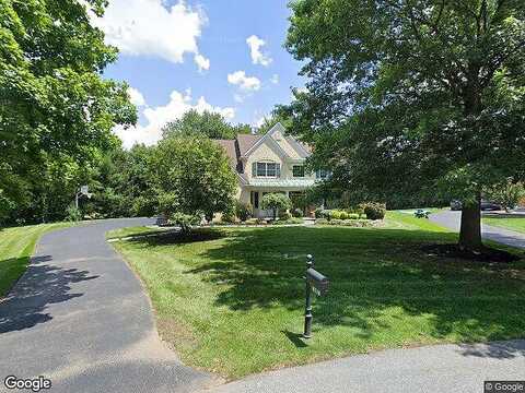 Interlachen, AVONDALE, PA 19311