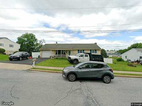 Lyman, WOMELSDORF, PA 19567