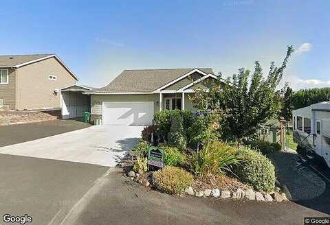 13Th, THE DALLES, OR 97058