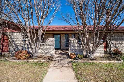 Robin, THROCKMORTON, TX 76483