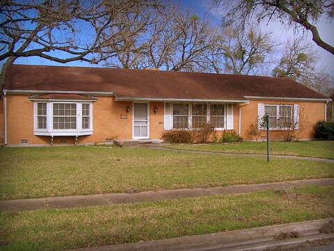 Clayton, CUERO, TX 77954