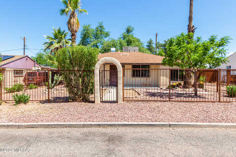 Holmes, TUCSON, AZ 85711