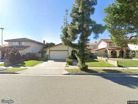 Avenida Pamplona, CERRITOS, CA 90703