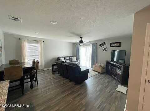 River Hill, WELAKA, FL 32193