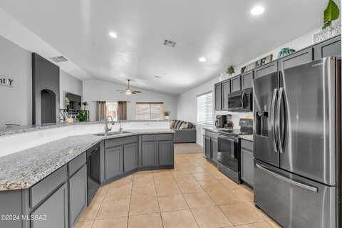 Nico, TUCSON, AZ 85706