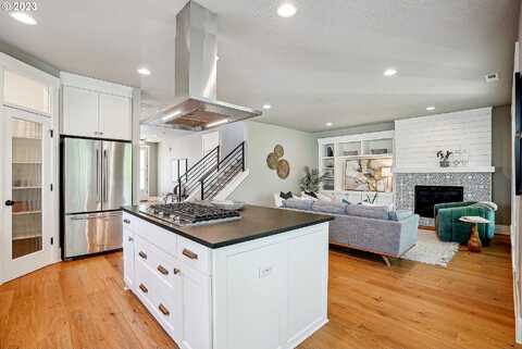 35Th, PORTLAND, OR 97211