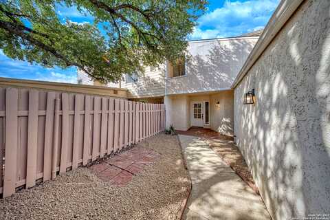 Broken Oak, SAN ANTONIO, TX 78232