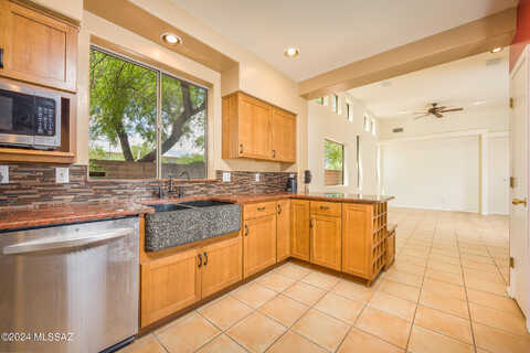 Calle Vista De Colores, TUCSON, AZ 85711