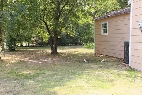 12Th, BONHAM, TX 75418